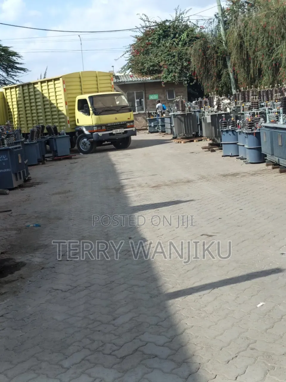 Mitshubishi Lorry Truck