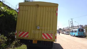 Mitshubishi Lorry Truck