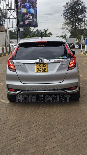 Honda Fit 2017 Silver