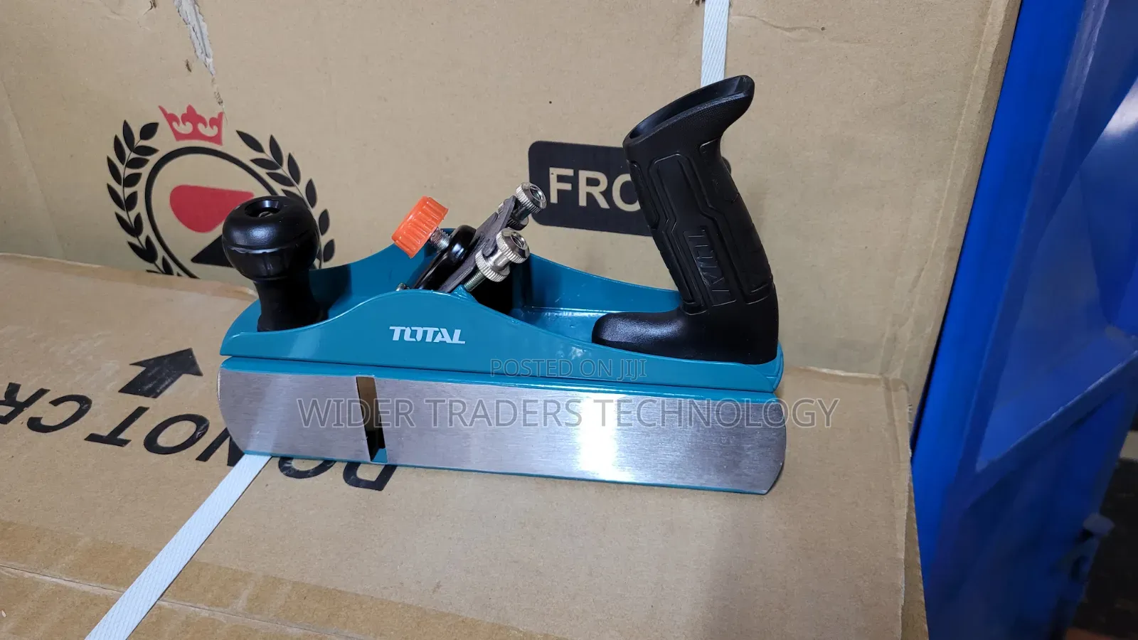 Total THT9391 Manual Hand Planer