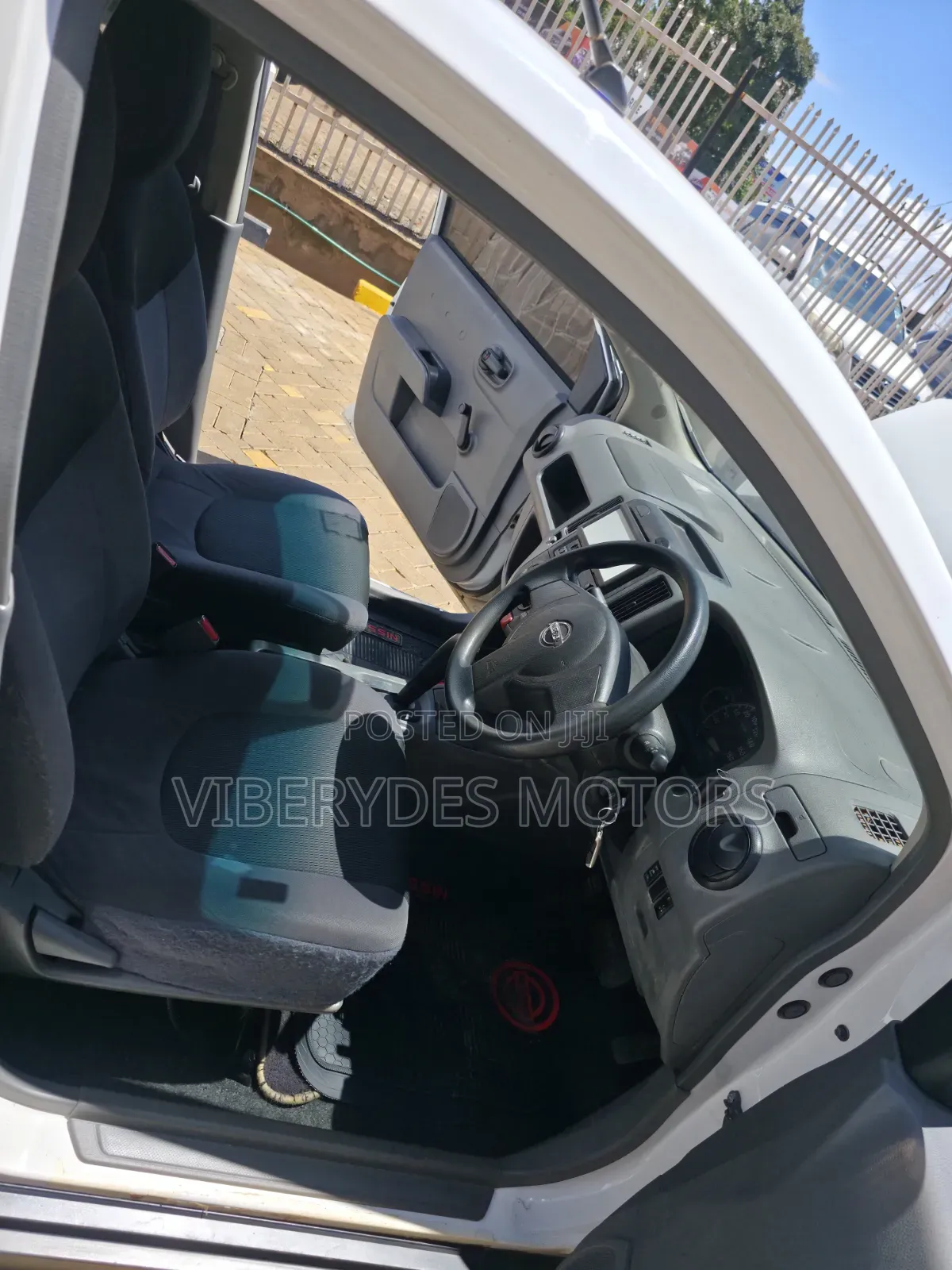 Nissan Advan 2013 White