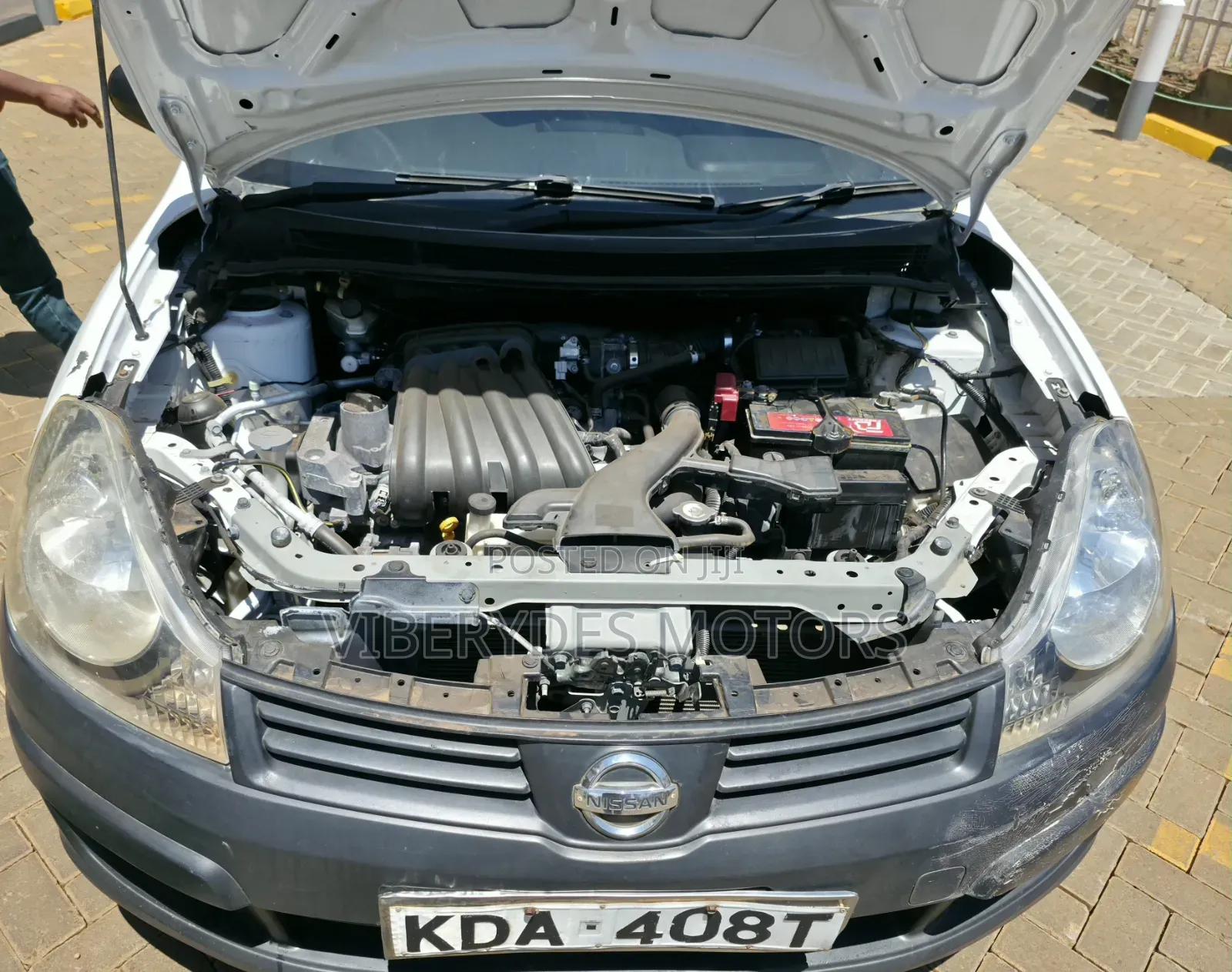 Nissan Advan 2013 White