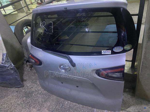 Toyota Sienta 2018 Boot - main view