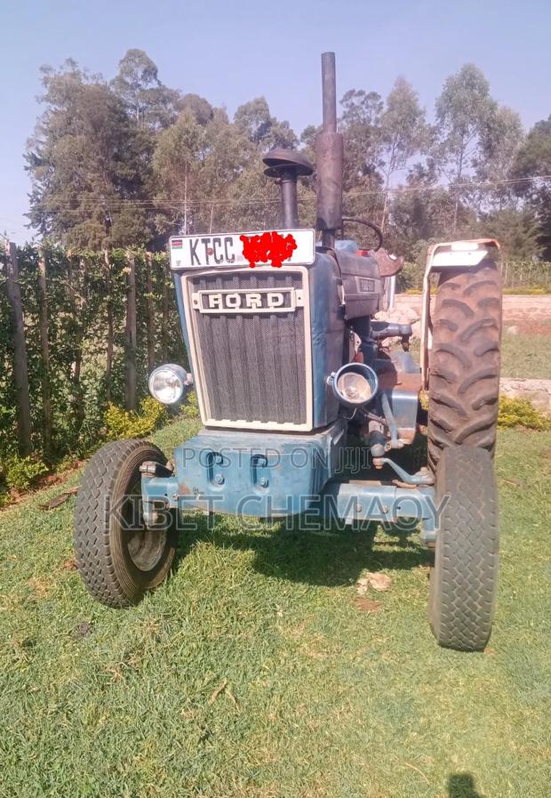 Ford 5000 Tractor - thumbnail 3