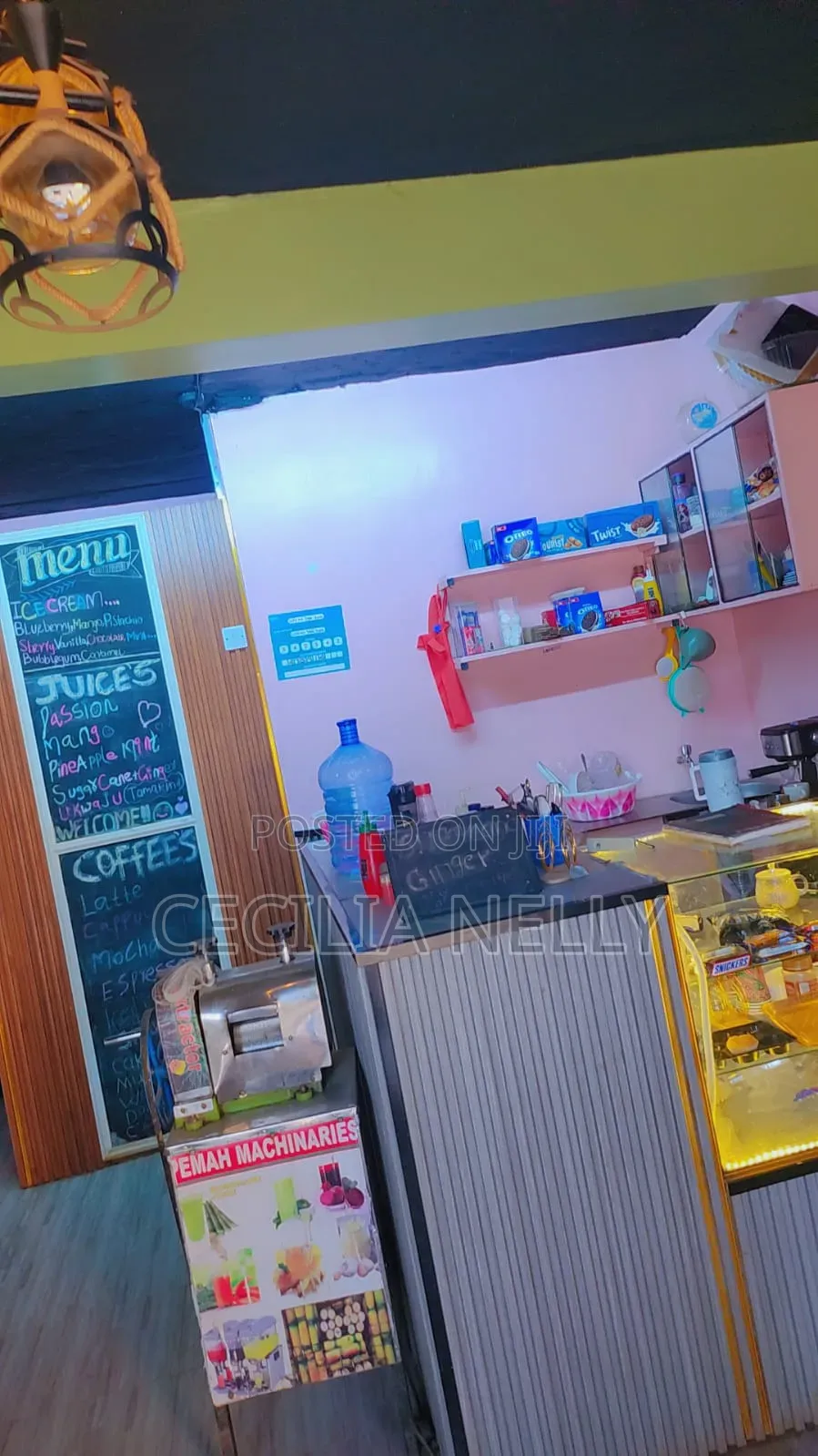 Snacks Cafe
