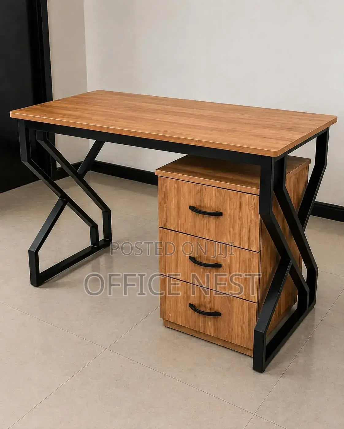 Executive Office Desk With 3-Drawer Pedestal