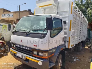 Mitsubishi FH 215 2009 White