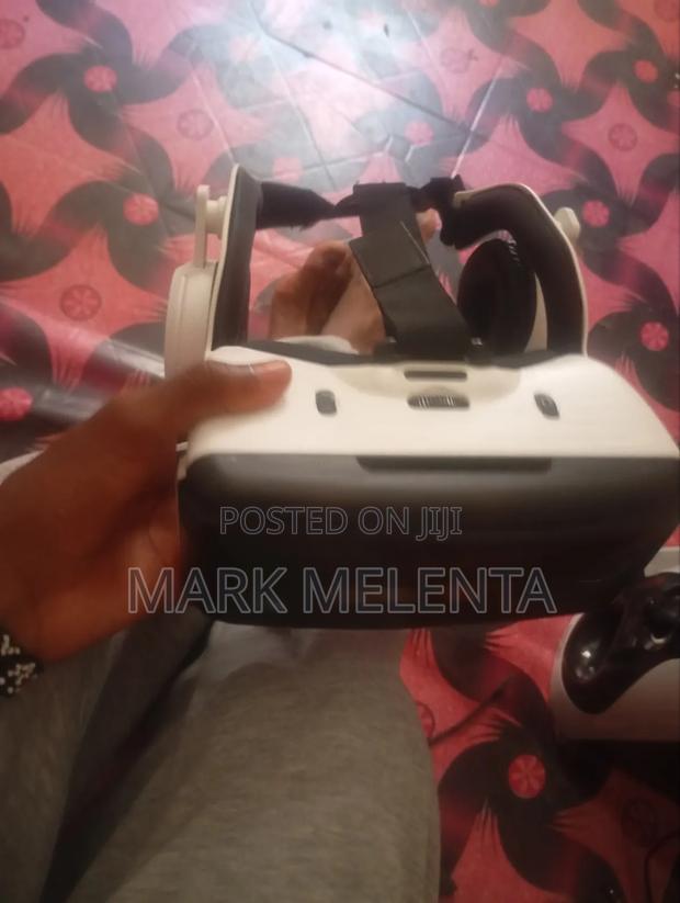 Virtual Reality Glasses - main view