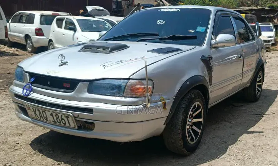 Toyota Corolla 2000 Silver