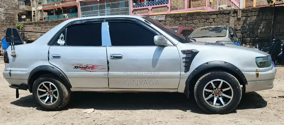 Toyota Corolla 2000 Silver