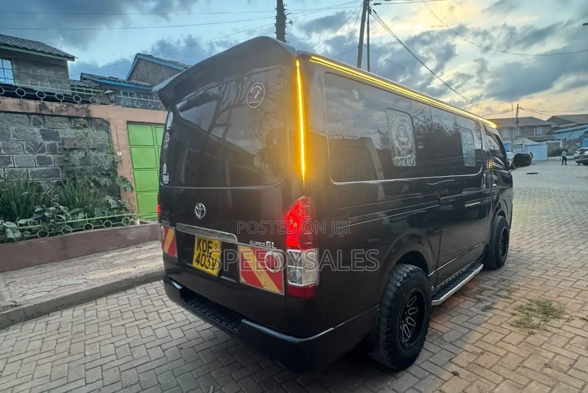 Toyota HiAce 2015 Black