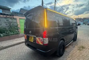 Toyota HiAce 2015 Black