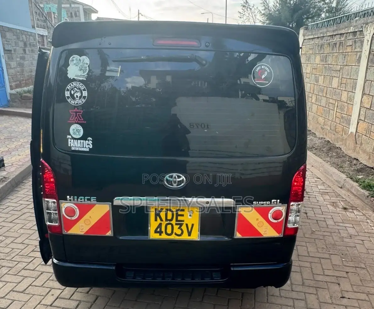 Toyota HiAce 2015 Black