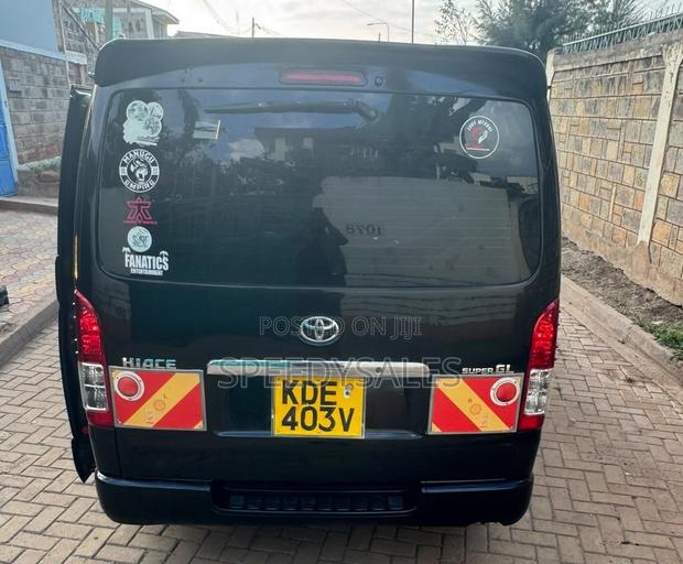 Toyota HiAce 2015 Black - thumbnail 4