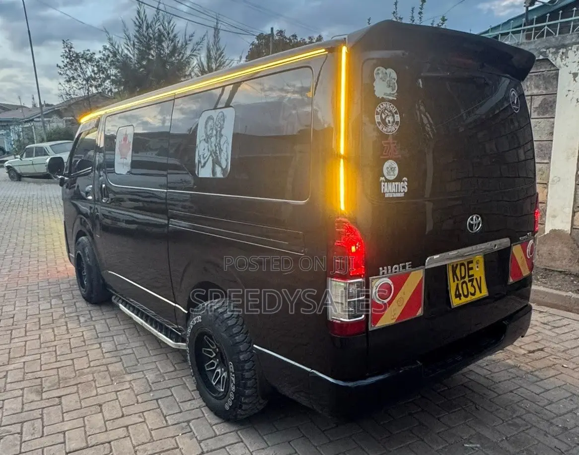 Toyota HiAce 2015 Black