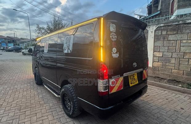 Toyota HiAce 2015 Black - thumbnail 8