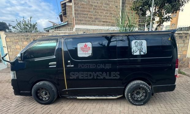 Toyota HiAce 2015 Black - thumbnail 11