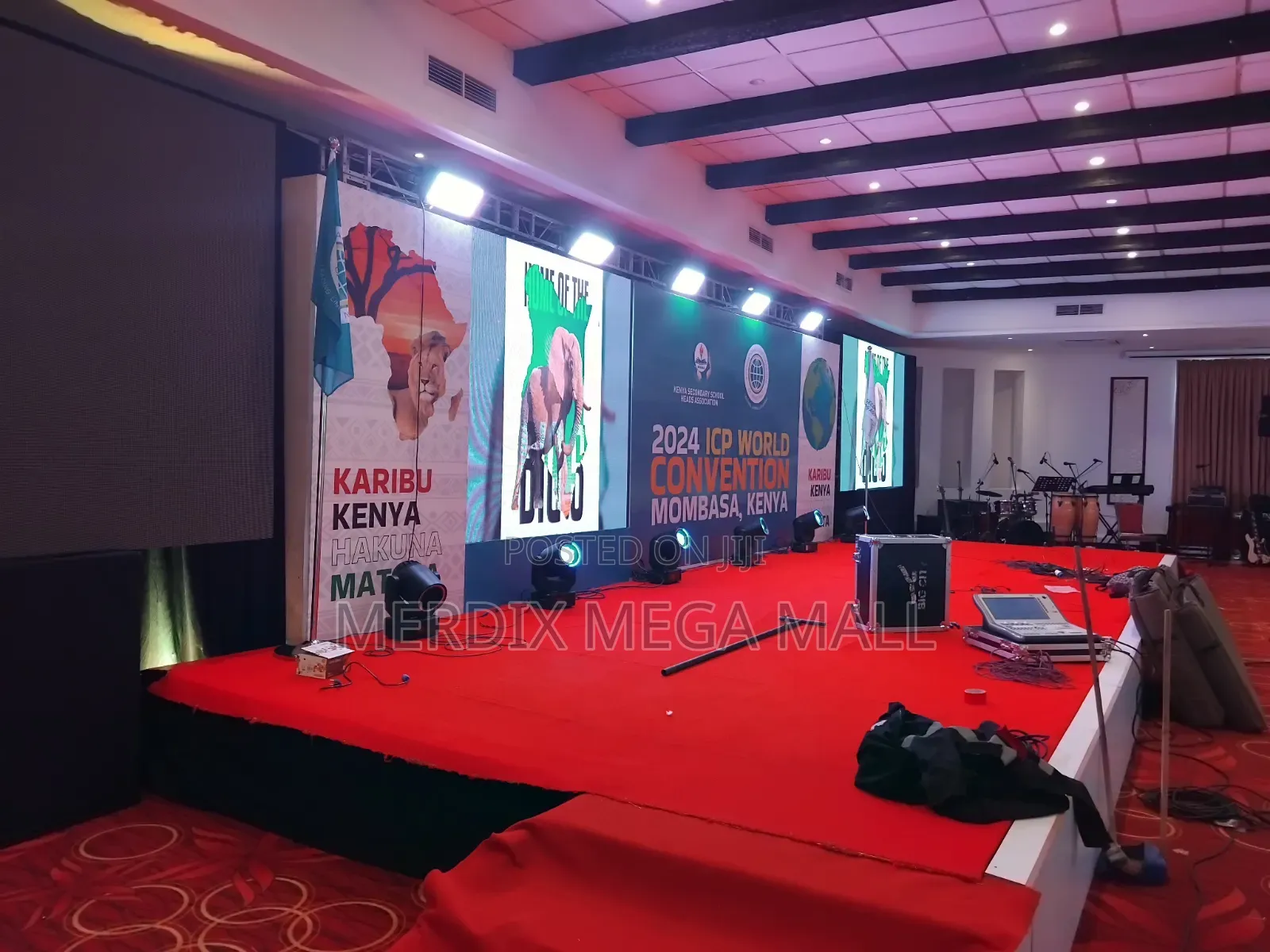 Event's Stage Set Up, Stage Set Up