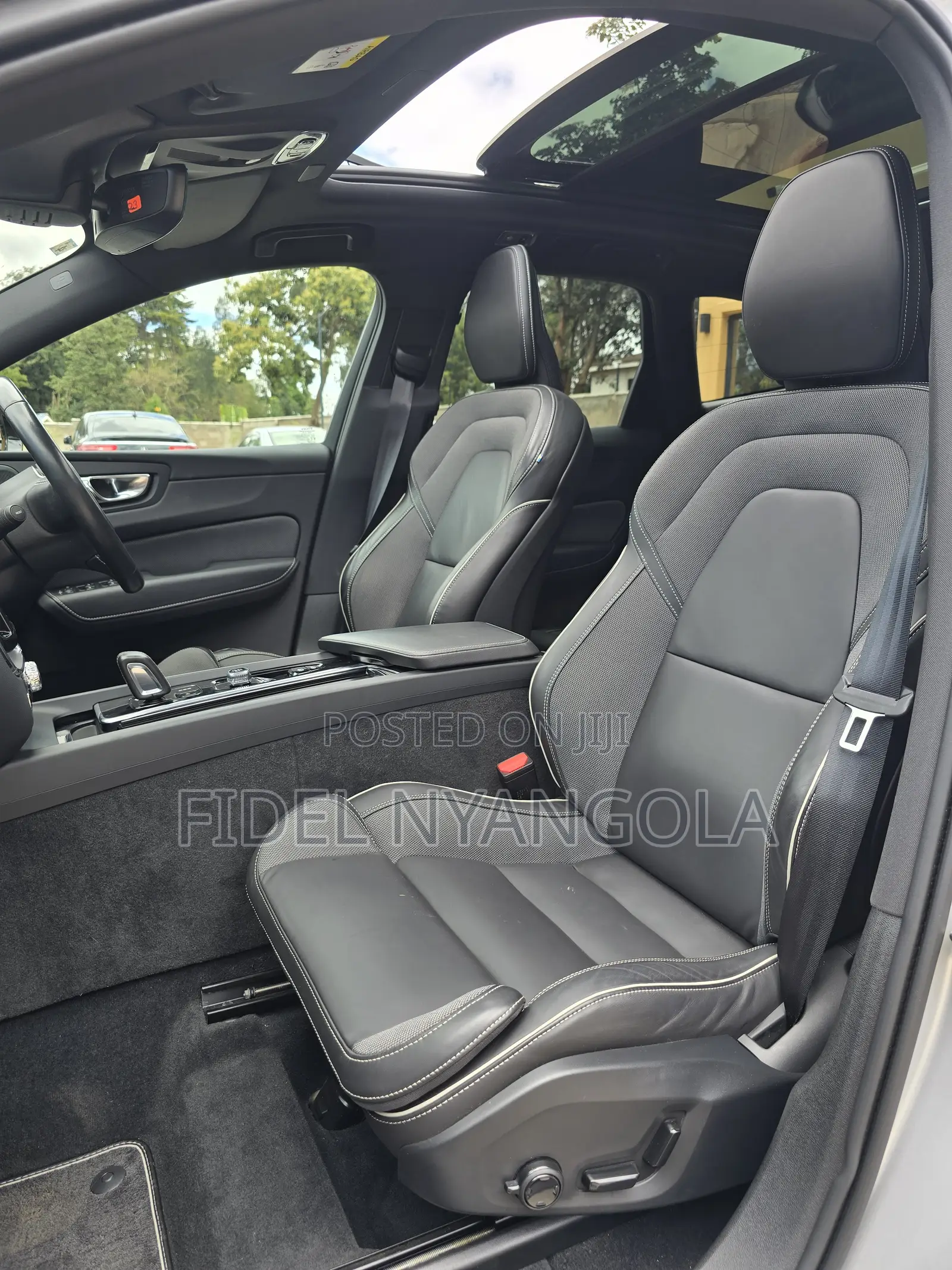 Volvo XC60 2021 Silver
