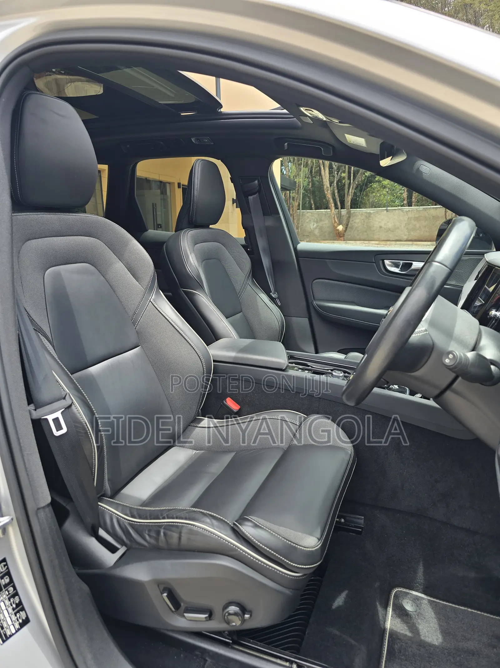 Volvo XC60 2021 Silver