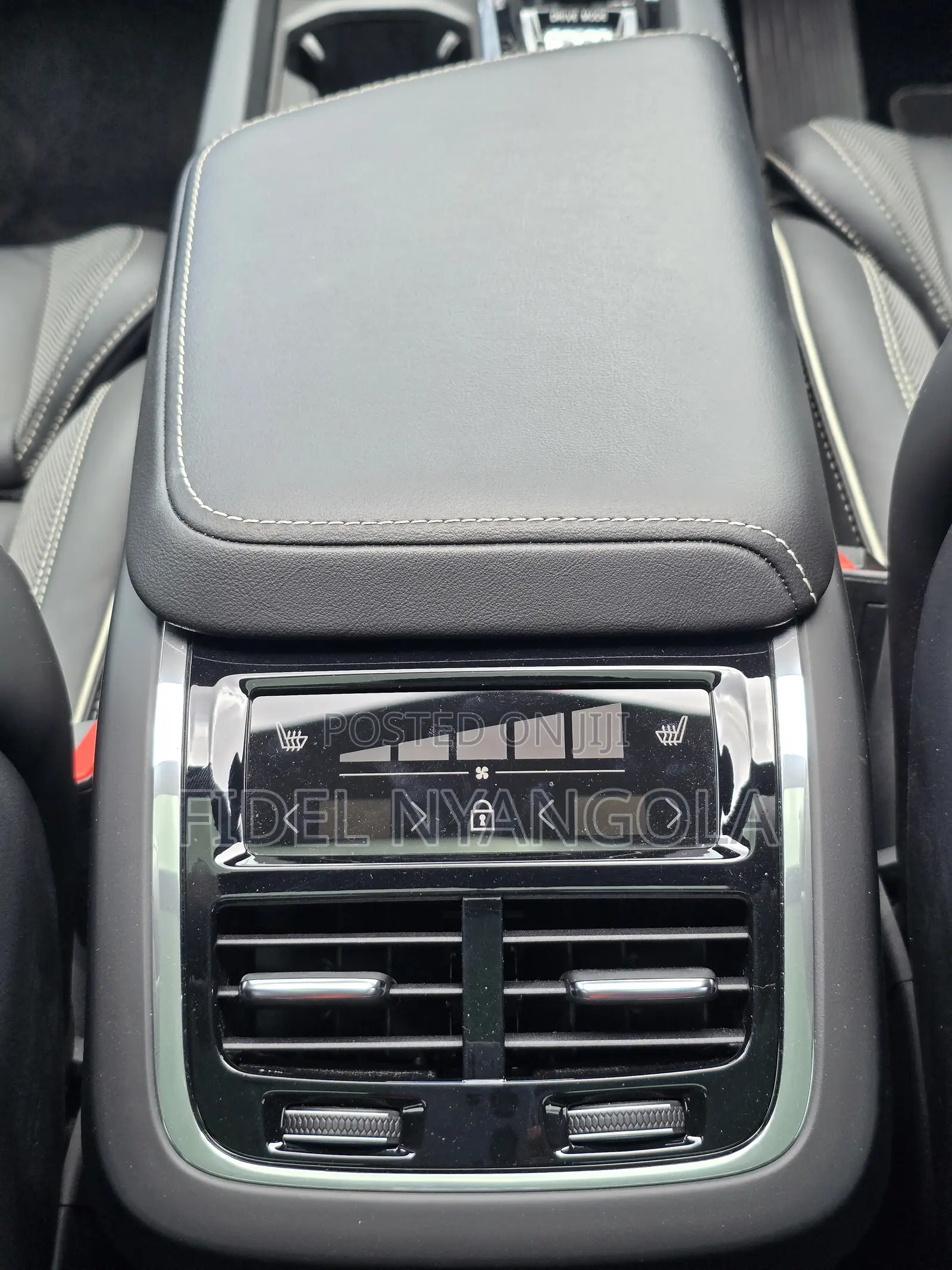Volvo XC60 2021 Silver