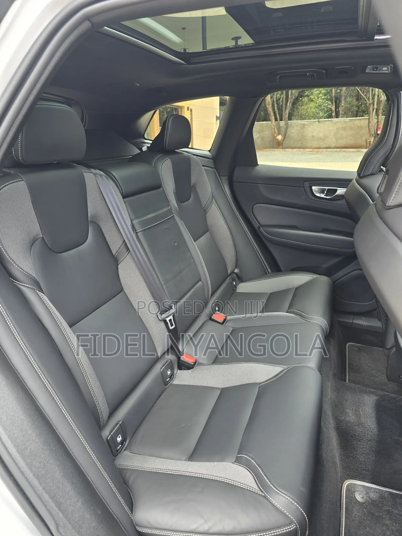 Volvo XC60 2021 Silver