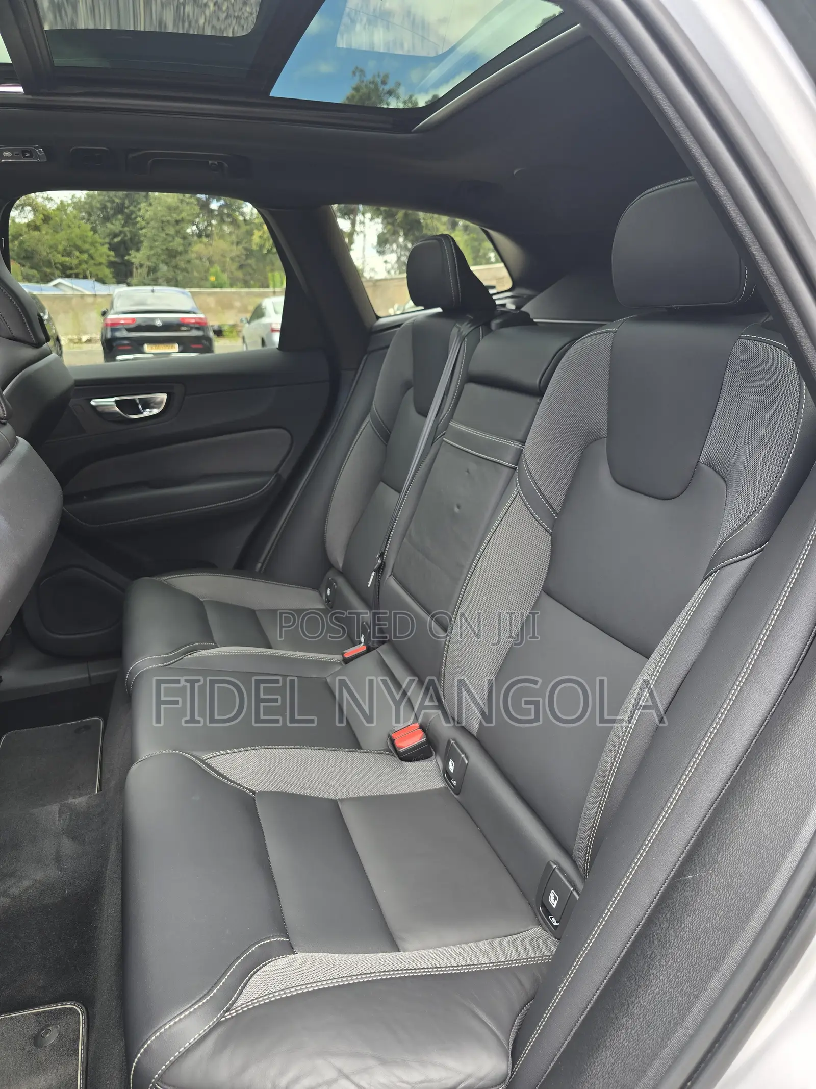 Volvo XC60 2021 Silver