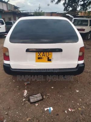 Toyota Corolla 1999 White