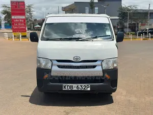 Toyota HiAce 2013 White