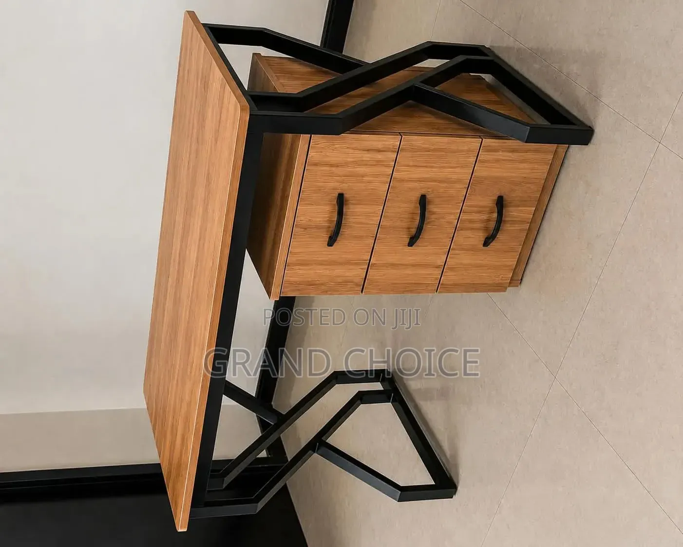 Executive Office Desk With 3-Drawer Pedestal