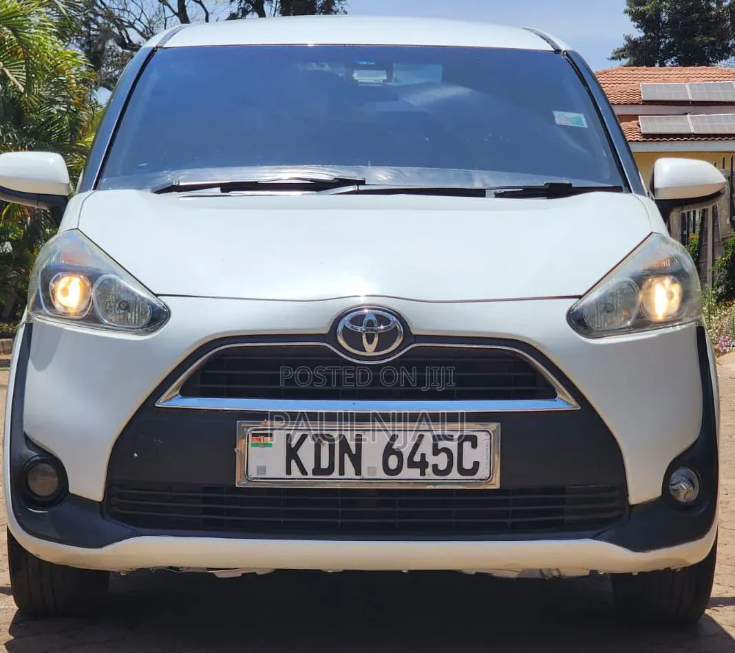 Toyota Sienta 2016 White