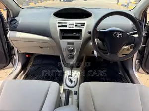 Toyota Belta 2009 Silver