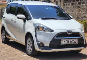 Toyota Sienta 2016 White