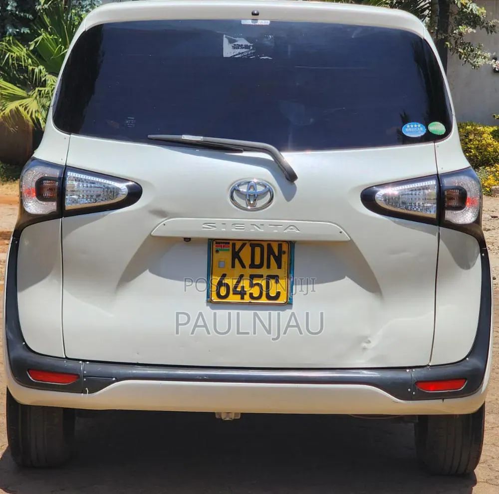 Toyota Sienta 2016 White