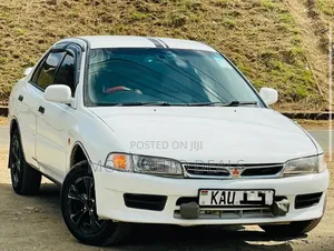 Mitsubishi Lancer 1997 White