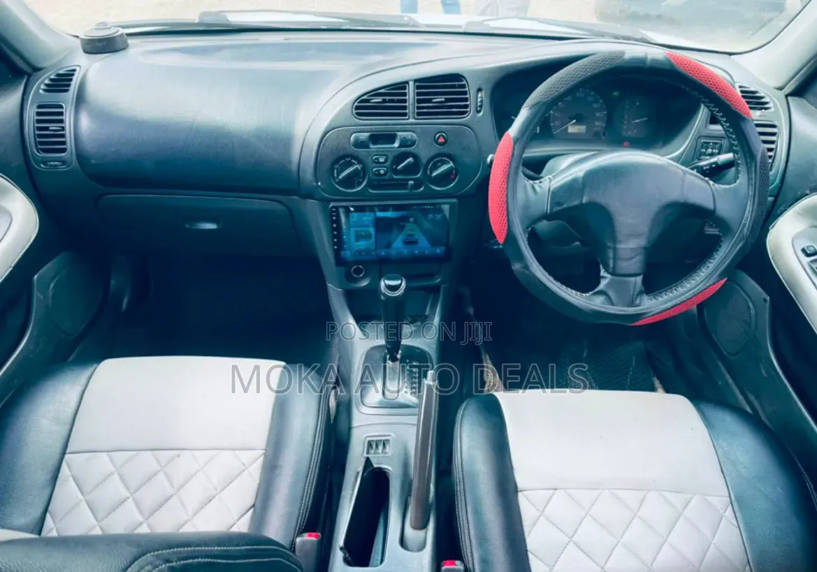 Mitsubishi Lancer 1997 White