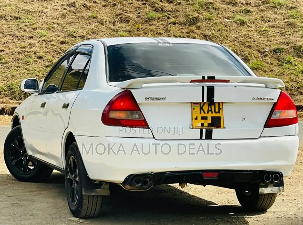 Mitsubishi Lancer 1997 White