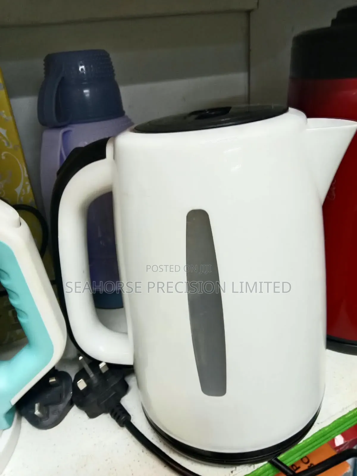 Electric Kettle – White & Black