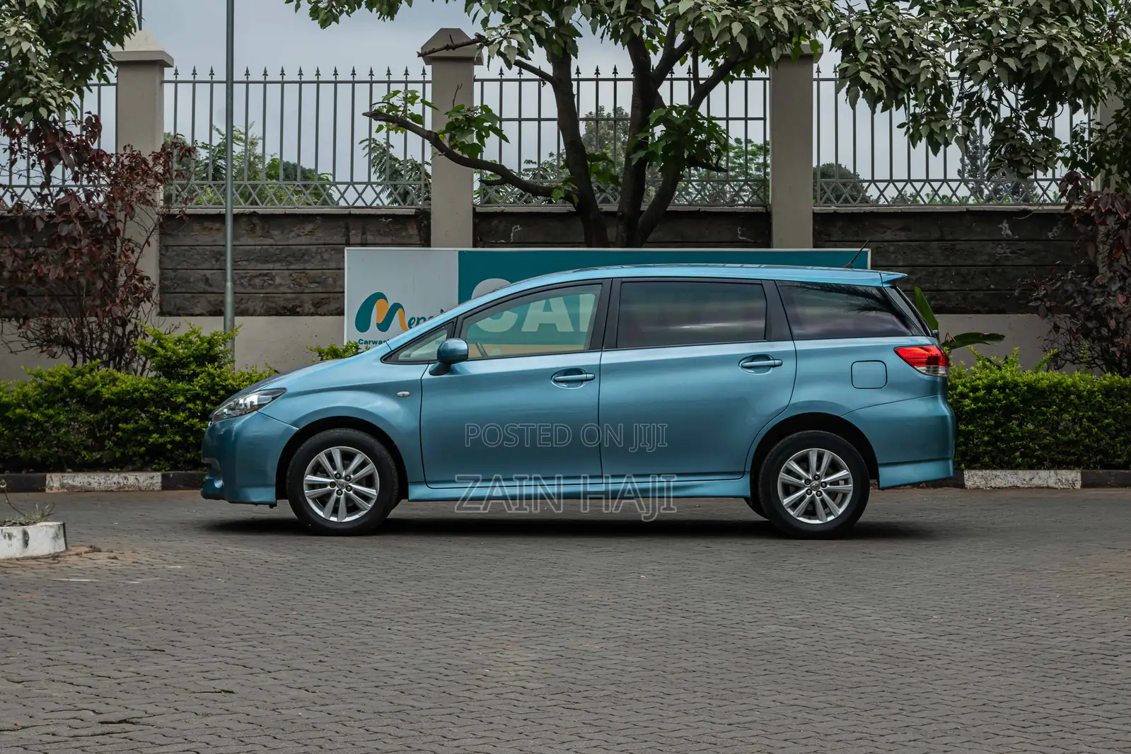 Toyota Wish 2011 Blue