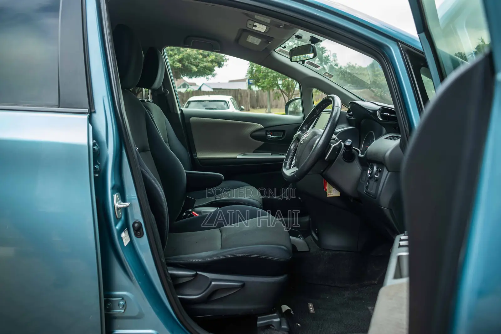 Toyota Wish 2011 Blue