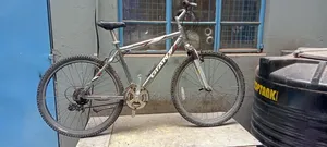 Ex UK Size 26 GIANT BICYCLE 21 SPEED
