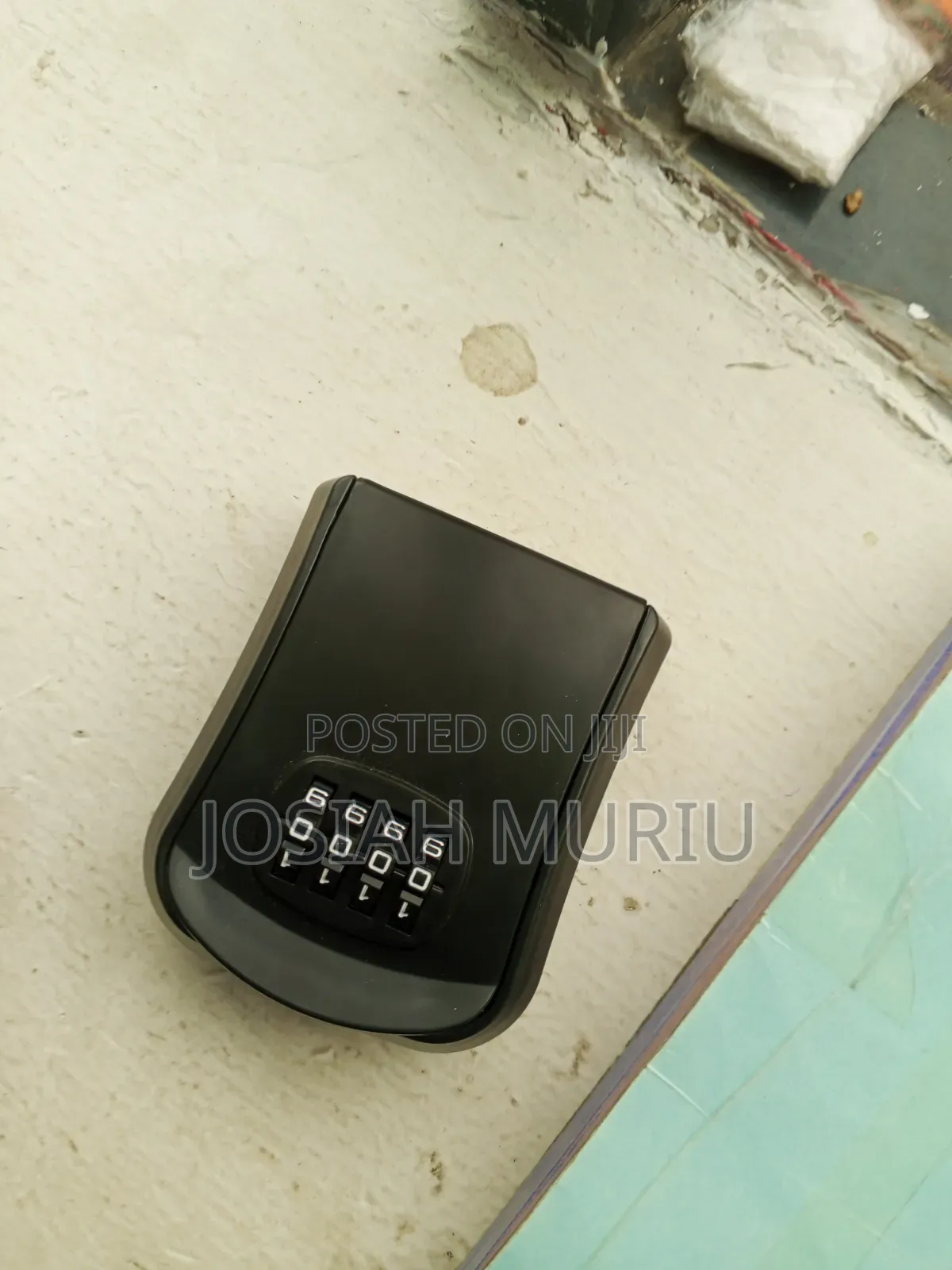 4-Digit Combination Key Lock Box