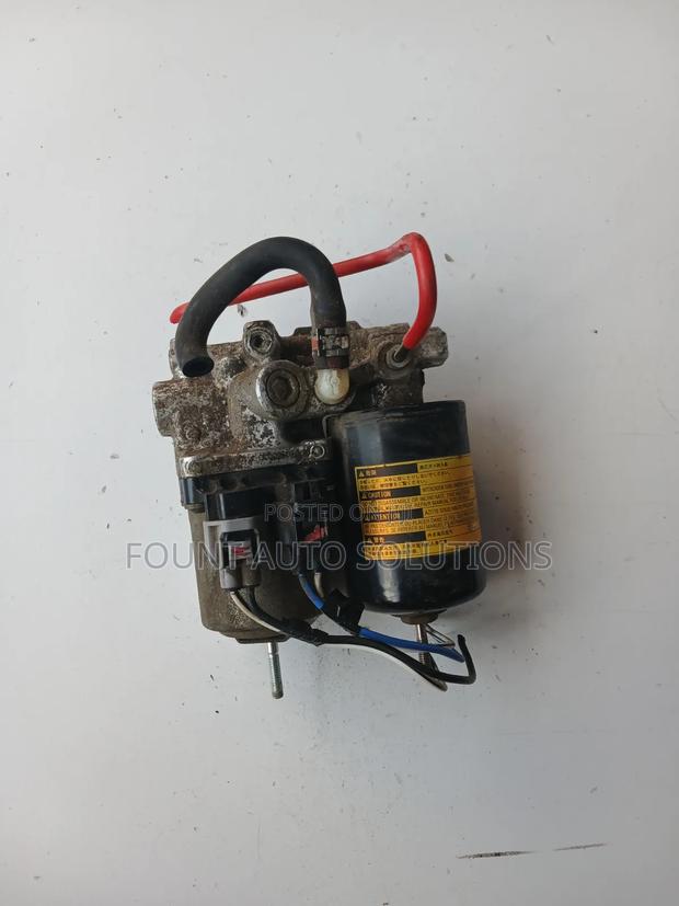 ABS Actuator Unit Toyota Prius