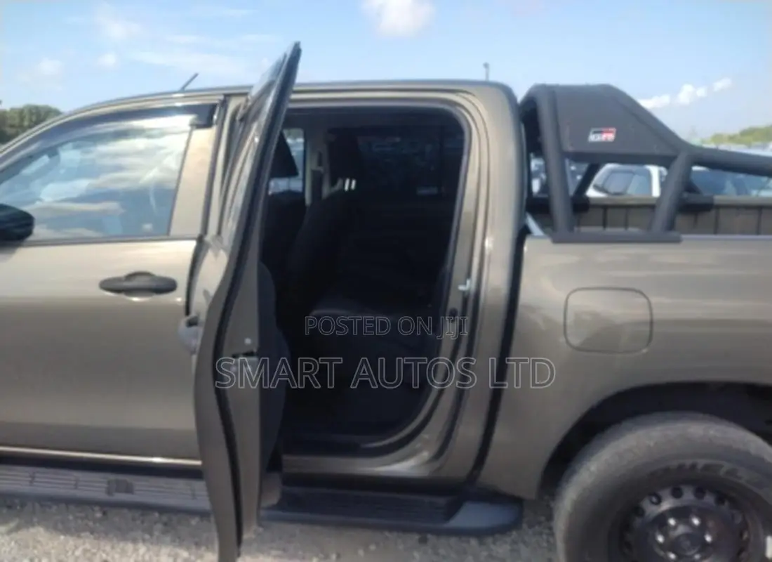 Toyota Hilux Revo Double Cab Deisel 2.4 AWD 2021 Gray