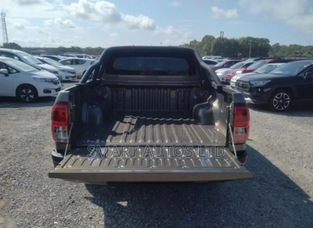 Toyota Hilux Revo Double Cab Deisel 2.4 AWD 2021 Gray