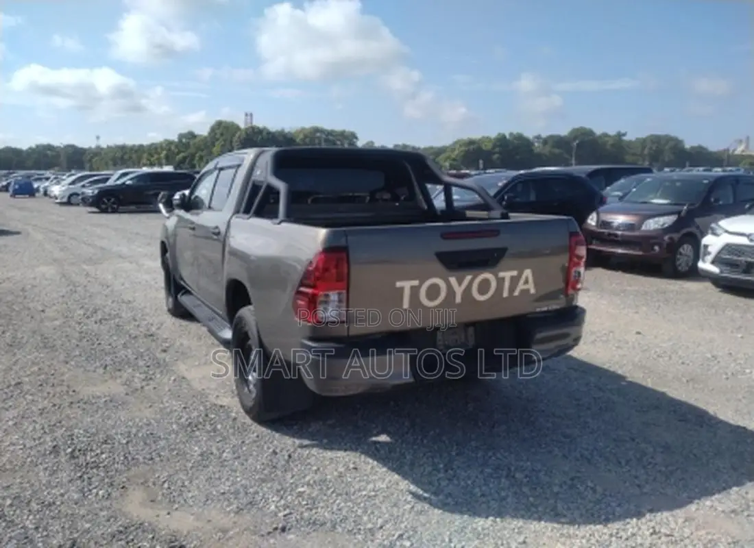 Toyota Hilux Revo Double Cab Deisel 2.4 AWD 2021 Gray