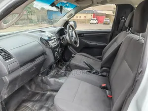 Isuzu D-MAX 2017 Off white