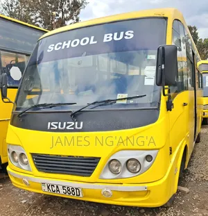 Isuzu NQR 2014 Yellow