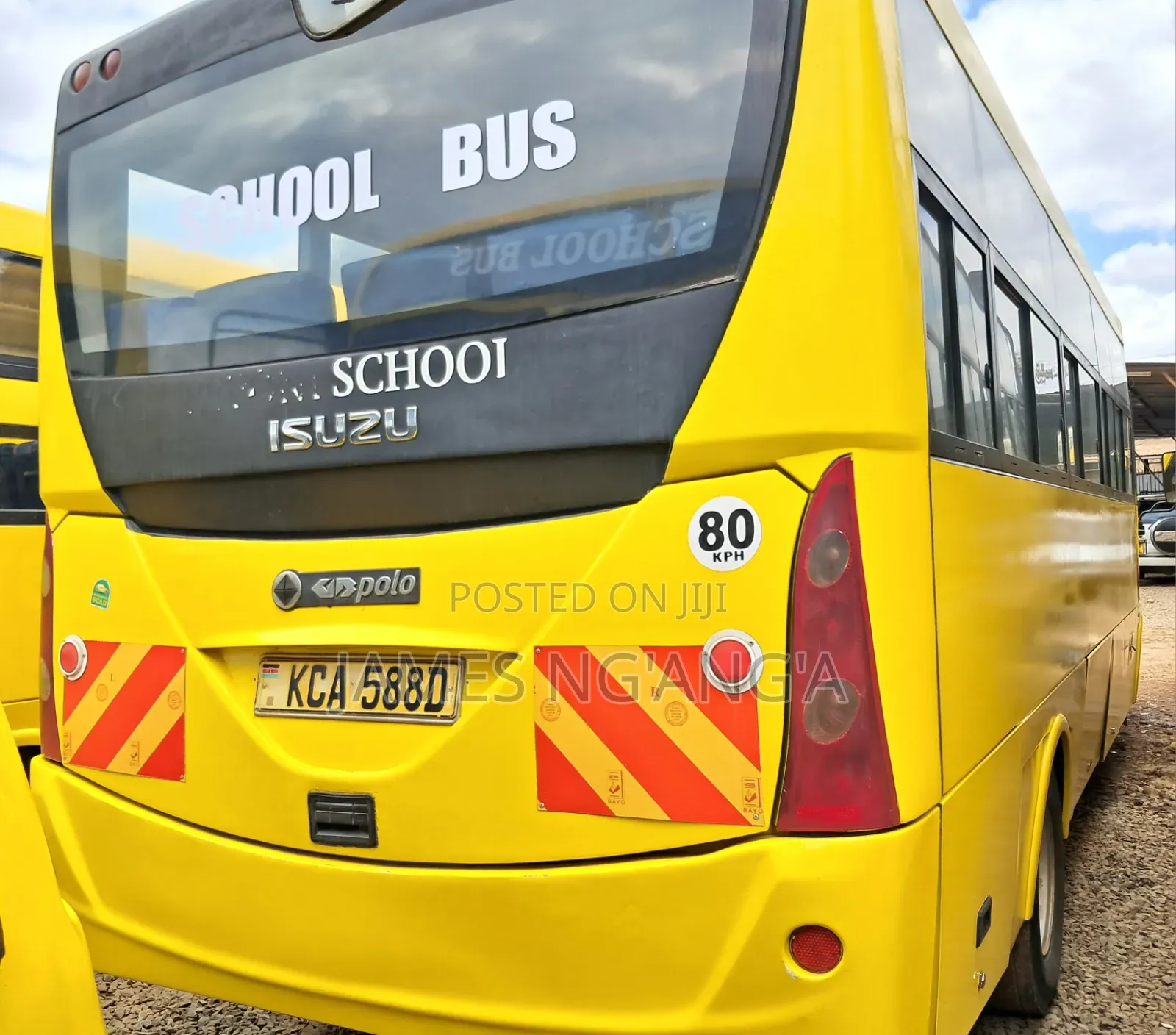 Isuzu NQR 2014 Yellow