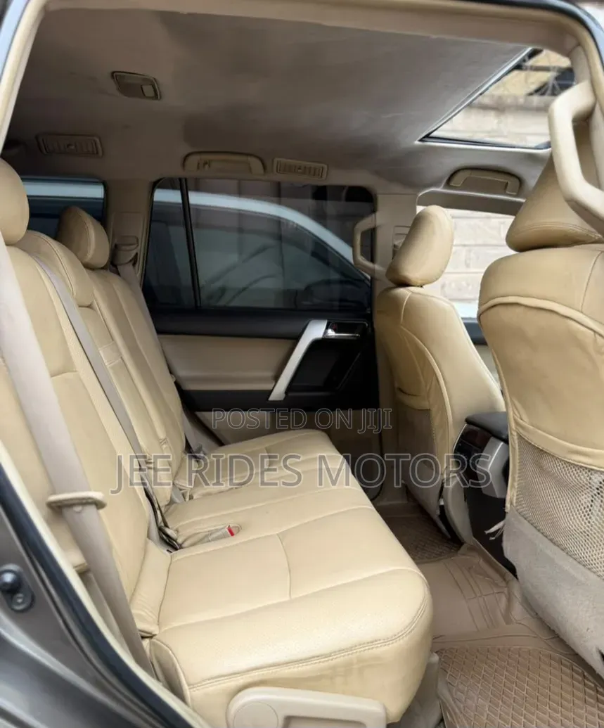 Toyota Land Cruiser Prado 2012 Gray